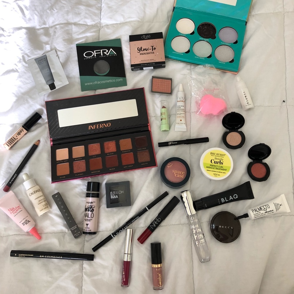 Makeup/skin care bundle
